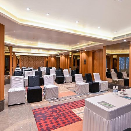 Hotel Maharaja Regency Satara Esterno foto