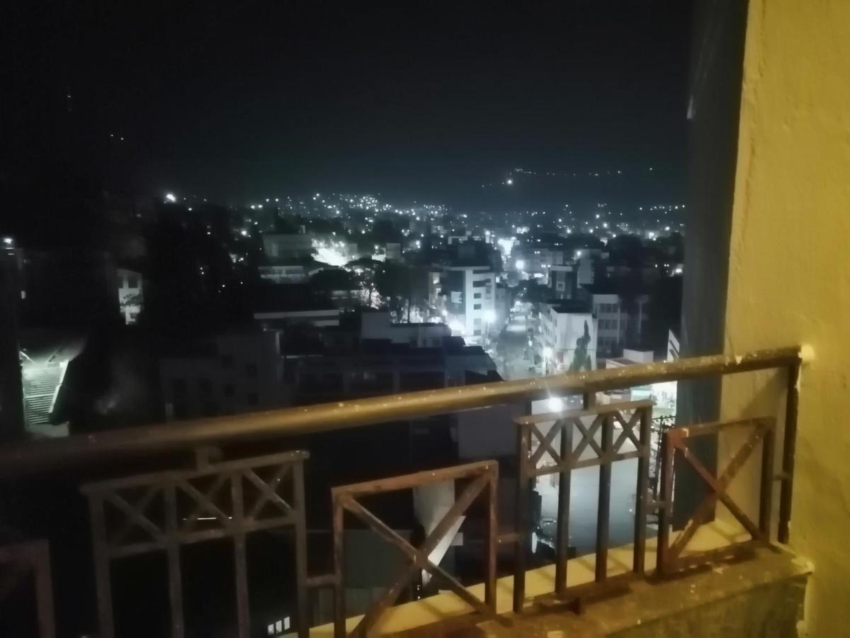 Hotel Maharaja Regency Satara Esterno foto