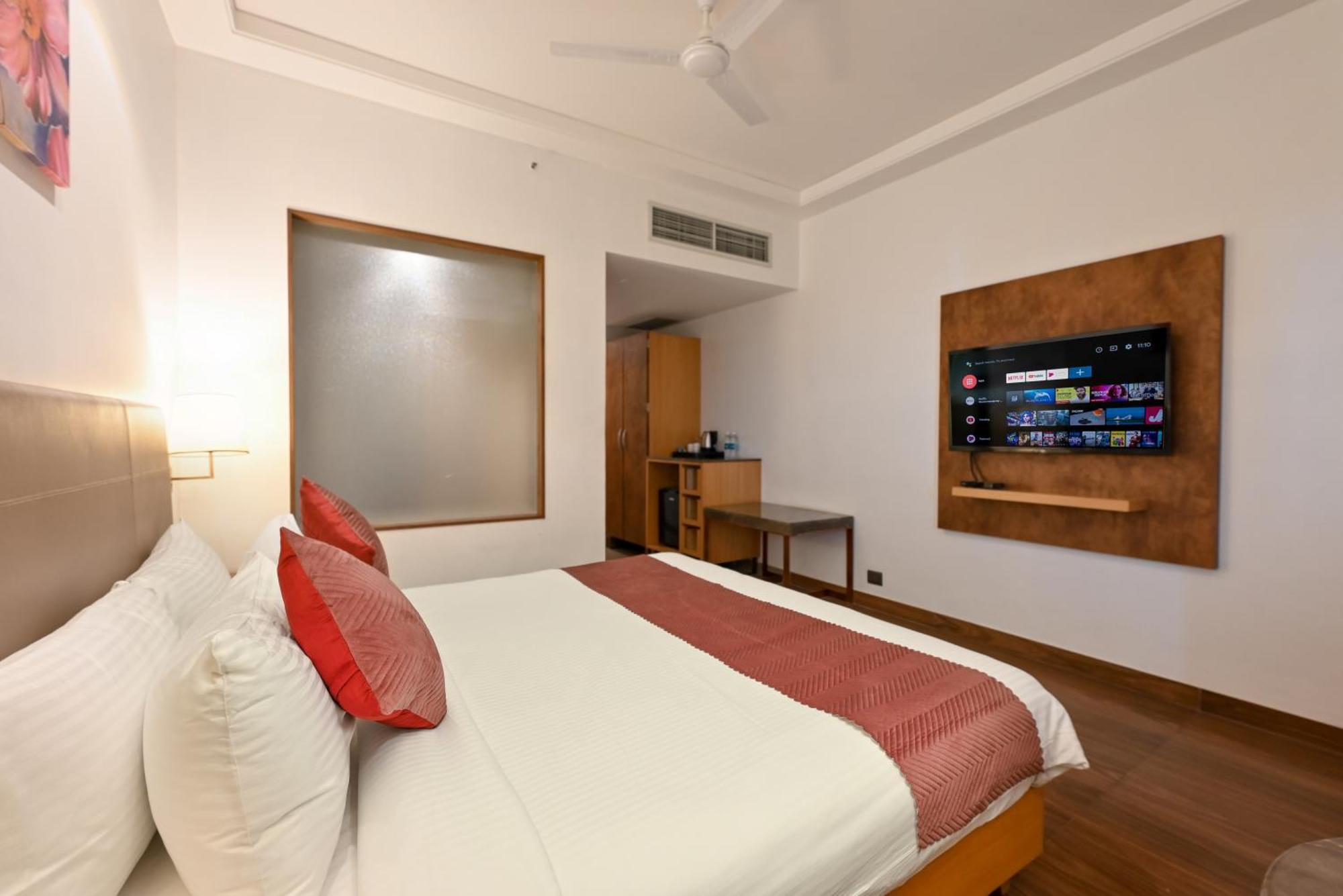 Hotel Maharaja Regency Satara Esterno foto