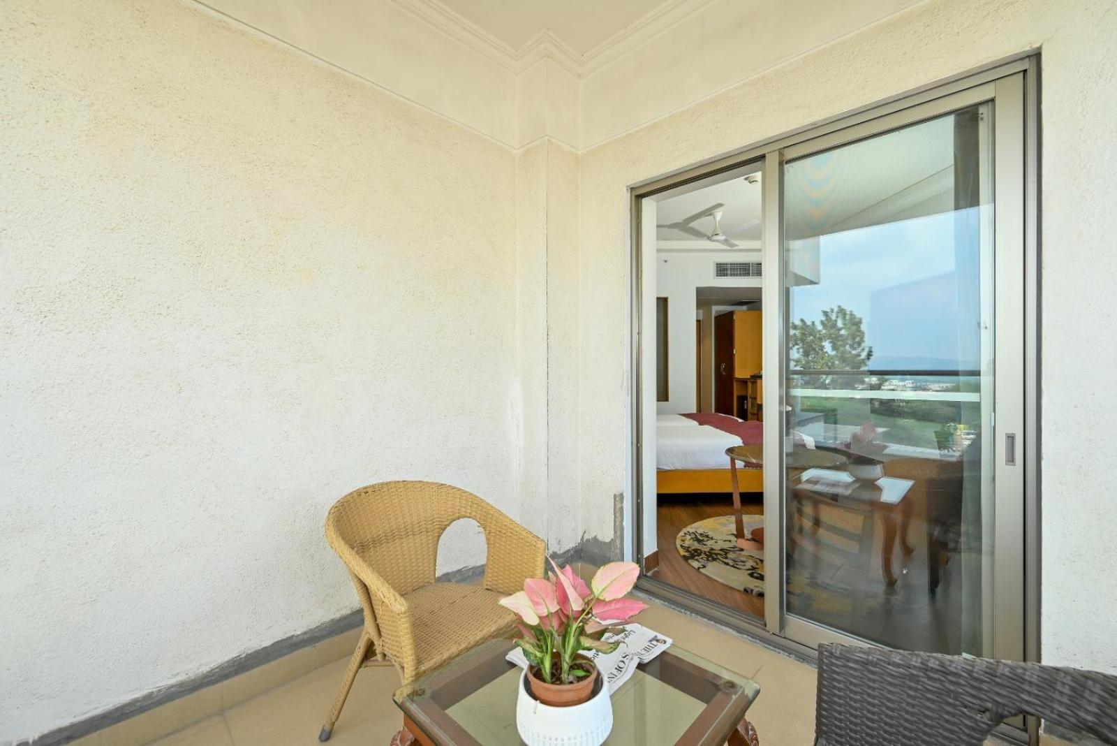 Hotel Maharaja Regency Satara Esterno foto