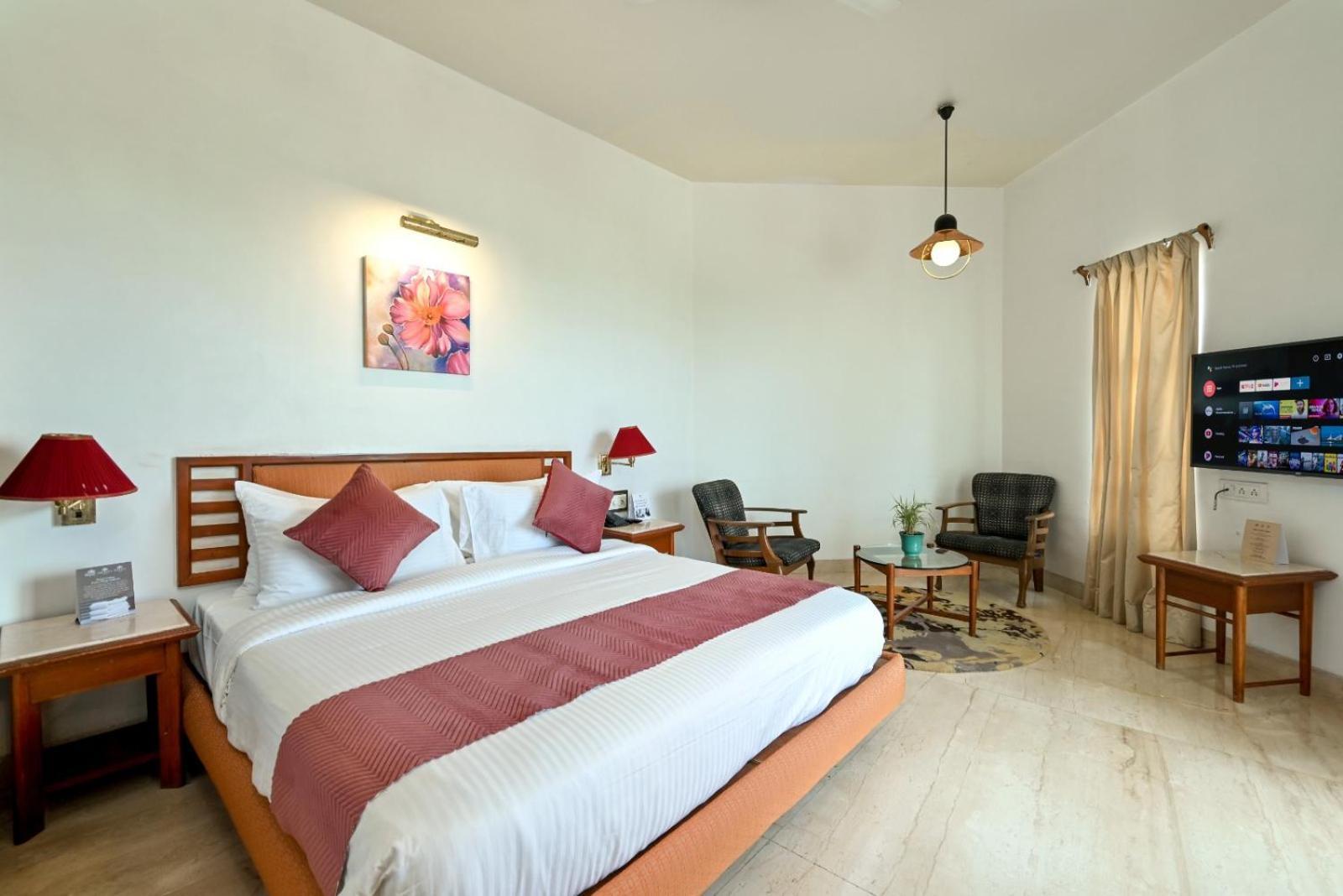 Hotel Maharaja Regency Satara Esterno foto