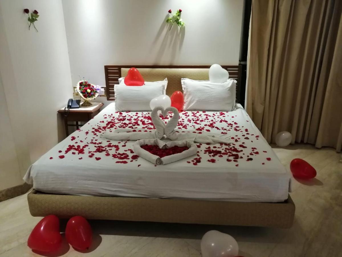 Hotel Maharaja Regency Satara Esterno foto
